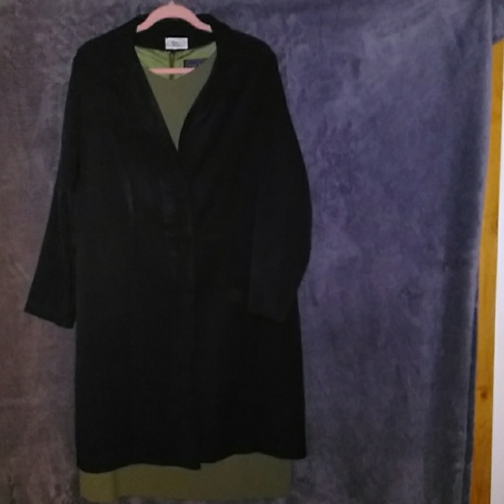 Dress and jacket - Picture 2 of 5